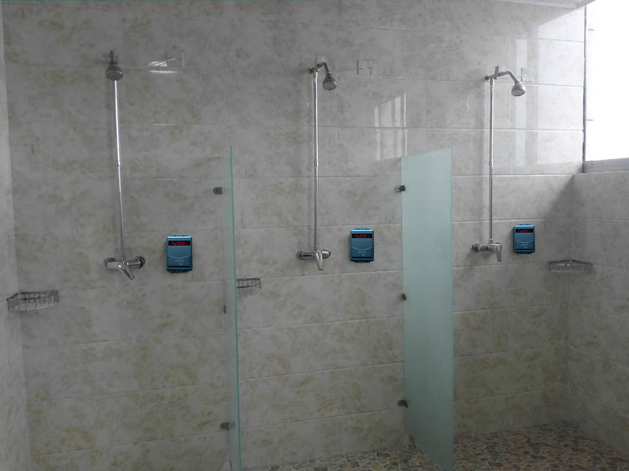 洗澡控水器 IC卡淋浴節(jié)水器 浴室刷卡節(jié)水設(shè)備